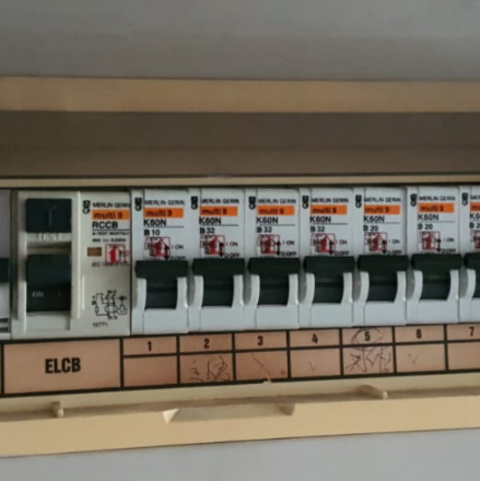 circuit breaker main pic